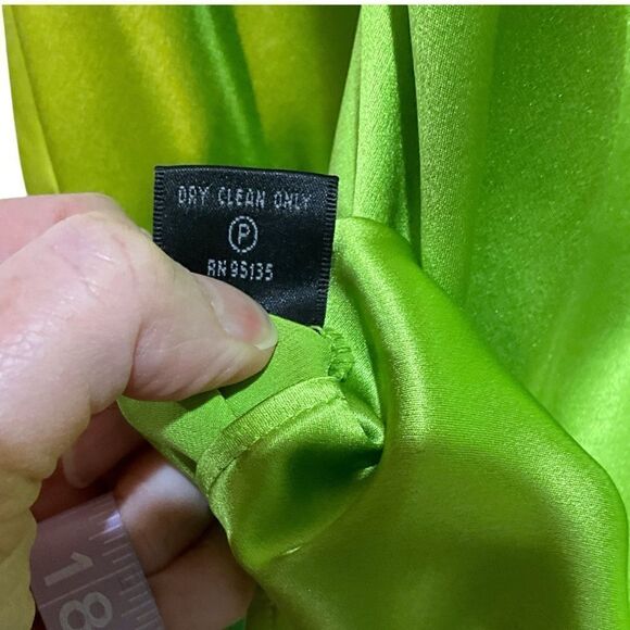 LAFAYETTE 148 NY Green 100% Silk Button Front Blouse Size 4 - Picture 10 of 10